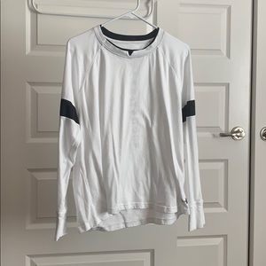 Cute white under armor long sleeve T-shirt